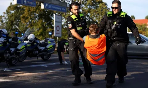 Tòa án Đức bác đơn kiện nhằm vào BMW và Mercedes-Benz