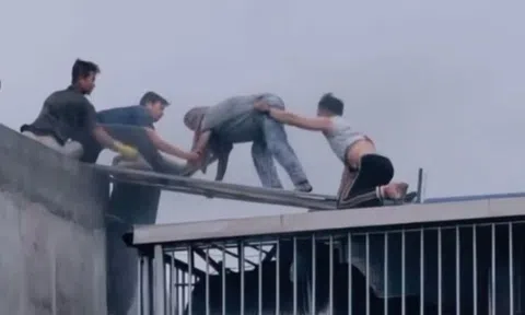 Lời kể của hai người hùng phá mái tôn, cứu 7 người