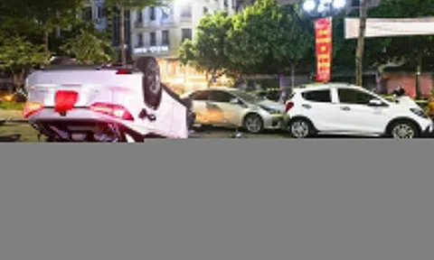 Hiện trường vụ xe Lexus 'điên' tông liên hoàn trên phố Trung Kính