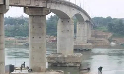 Chi 74 tỷ đồng sửa cầu Sông Lô