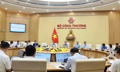 Bộ Công Thương lấy ý kiến, xem xét triển khai xăng E10 ngay trong tháng 4