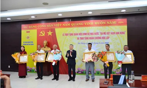 Truy tặng danh hiệu 'Bà mẹ Việt Nam Anh hùng' cho 12 mẹ liệt sĩ