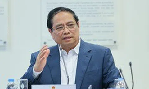 Thủ tướng làm việc tại Nhà máy Lọc hóa dầu Nghi Sơn và khảo sát địa điểm xây dựng kho dầu chiến lược