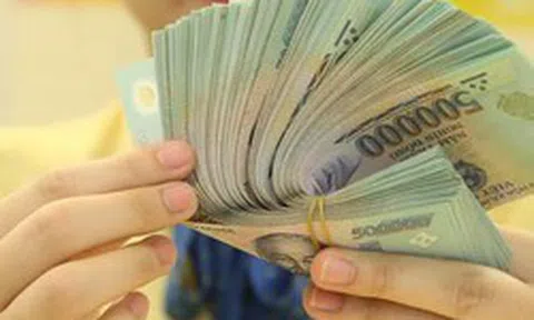 Tiếp tục hoàn thiện cơ chế tiền lương; xây dựng quy định mới về mức lương cơ sở, tăng lương hưu, trợ cấp; quản lý cán bộ, công chức, viên chức