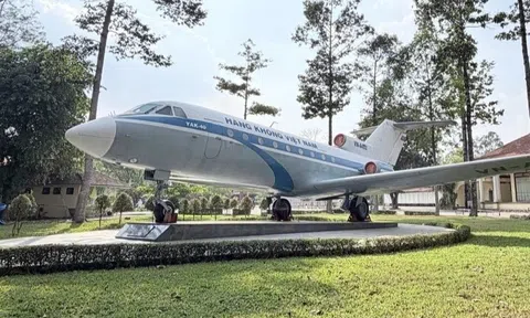 Máy bay Yak-40 từng phục vụ Chủ tịch Tôn Đức Thắng ở An Giang