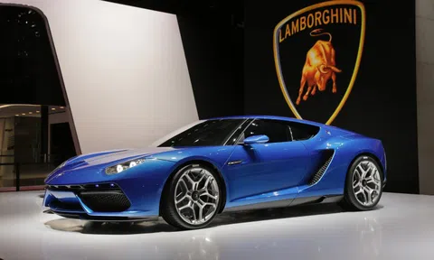 CEO Lamborghini: 'Chúng tôi cần siêu xe GT'