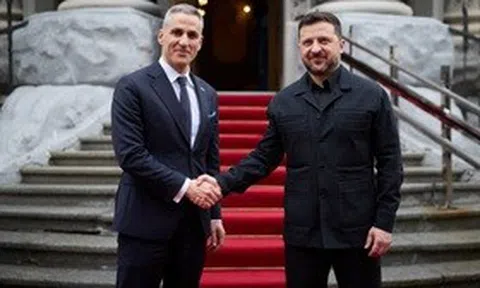 Ukraine ký thỏa thuận quốc phòng 10 năm với nhà sản xuất vũ khí Bulgaria