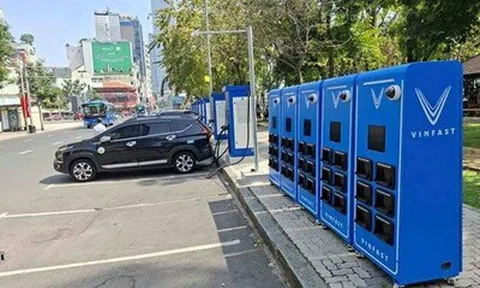 TP. HCM yêu cầu hoàn thành 3.000 tủ đổi pin trước ngày 20/4