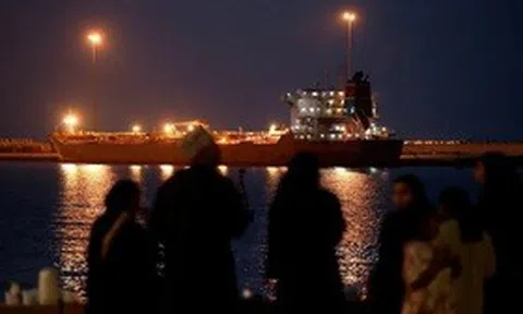 Iran và Oman đang soạn thảo nghị định thư "giám sát" lưu thông qua eo biển Hormuz