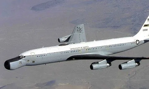 Máy bay bí ẩn nhất thế giới của Mỹ bất ngờ xuất hiện