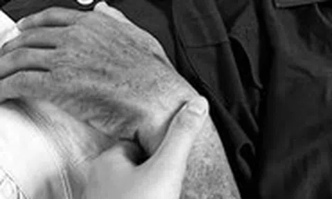 Những kỷ vật thân thương còn lại - Kỳ 3: Chiếc xe máy cũ và điện thoại 'cục gạch' của cha tôi