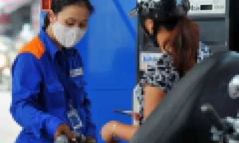 Nhà bán lẻ xăng dầu lớn nhất Việt Nam đặt mục tiêu doanh thu kỷ lục