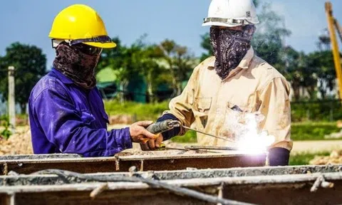 Nắng nóng gay gắt từ Bắc tới Nam