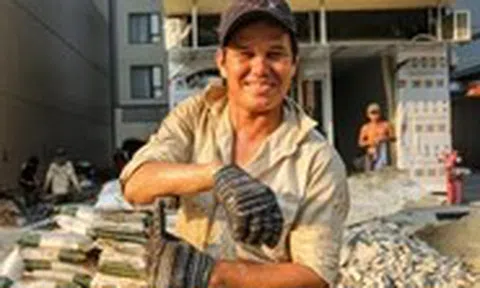 Người lao động Đà Nẵng oằn mình mưu sinh dưới cái nắng như đổ lửa