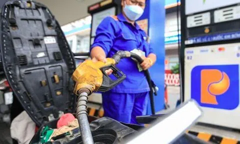 Thương nhân xăng dầu phải mở tài khoản riêng cho Quỹ Bình ổn giá tại ngân hàng thương mại