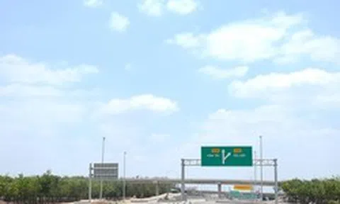 “Tối hậu thư” của Chủ tịch UBND tỉnh Đồng Nai khi kiểm tra tiến độ 2 dự án giao thông