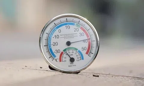 Cả nước nắng nóng đổ lửa, miền Trung có nơi trên 40°C