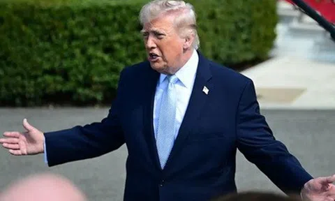 Tổng thống Donald Trump nói, Iran "tốt hơn nên dừng ngay"