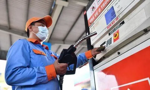 Trình Quốc hội việc miễn thuế với xăng dầu đến hết ngày 30/6