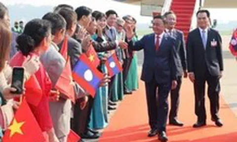 Thường trực Ban Bí thư Trần Cẩm Tú bắt đầu thăm chính thức Lào