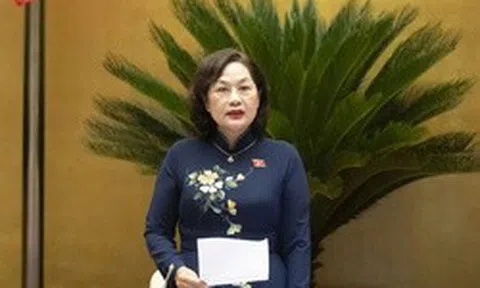 Khẩn trương hoàn thiện dự thảo Nghị quyết về thuế xăng dầu và nhiên liệu bay, trình Quốc hội thông qua vào sáng 12/4