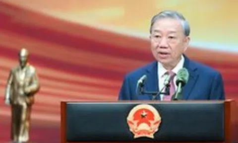 Tổng Bí thư, Chủ tịch nước trao danh hiệu Anh hùng cho Lực lượng Tham mưu Công an nhân dân