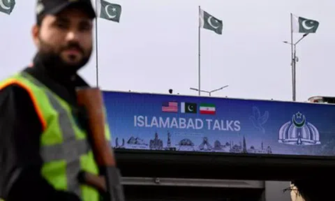 Đàm phán Mỹ - Iran kéo dài sang ngày thứ hai, căng thẳng tại eo biển Hormuz leo thang