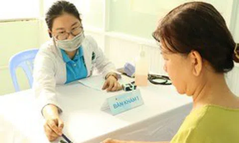 Người dân 19 xã, phường an toàn khu tại TPHCM được cấp thẻ BHYT miễn phí