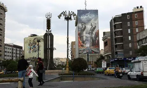 Mỹ bắt đầu phong tỏa các bến cảng của Iran, chính quyền Tehran đe dọa đáp trả