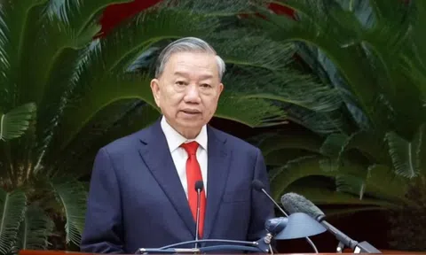 Tổng Bí thư, Chủ tịch nước trao các quyết định về công tác cán bộ