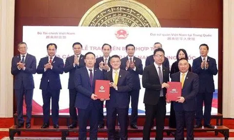 Trao 10 MoU Việt  – Trung về đường sắt, logistics, hàng không, chuyển đổi số