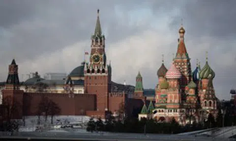 Tình thế trái ngược của kinh tế Nga và Ukraine