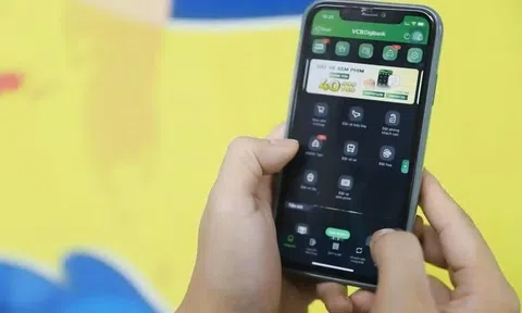 Cán bộ Công an Thanh Hóa trả lại 100 triệu người dân chuyển nhầm