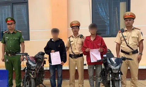 Hai 'quái xế' đua xe đăng clip lên TikTok để khoe