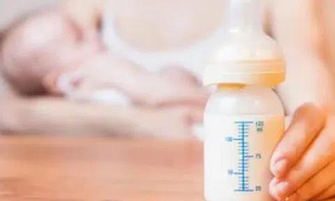 Quảng cáo, tiếp thị sữa thay thế sữa mẹ có thể bị phạt đến 20 triệu đồng