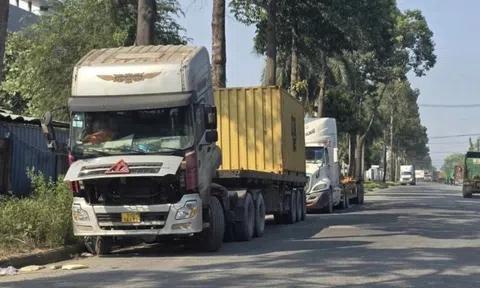 Thiếu bãi đậu xe quanh cảng Cát Lái