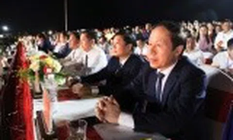 Phó Thủ tướng Lê Tiến Châu dự Chương trình "Bản hùng ca trên sông"