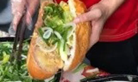 Bộ Y tế vào cuộc vụ ngộ độc sau khi ăn bánh mì tại Nghệ An