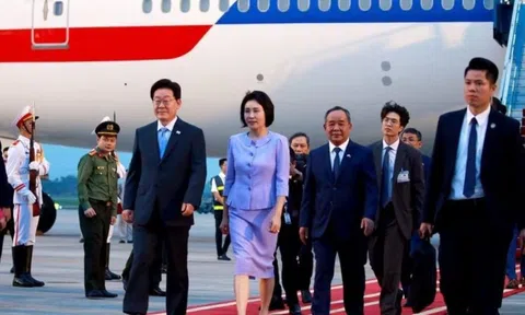 Tổng thống Hàn Quốc và Phu nhân đã đến Hà Nội