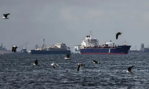 Cuộc khủng hoảng năng lượng toàn cầu liên quan eo biển Hormuz là “vô lý nhưng có thật”