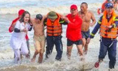 Thanh Hoá: Sầm Sơn diễn tập cứu hộ cứu nạn các tình huống khẩn cấp trên biển