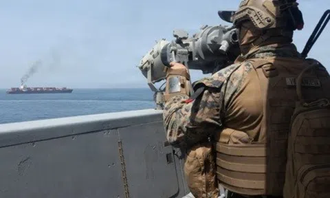 Tổng thống Donald Trump ra lệnh "bắn hạ bất kỳ tàu nào" rải thủy lôi ở Eo biển Hormuz