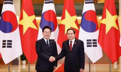 Hàn Quốc xem xét đơn giản hóa cấp thị thực cho công dân Việt Nam