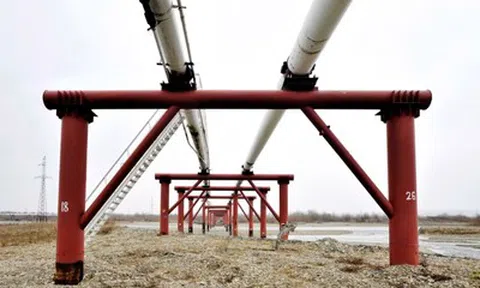 Dòng chảy dầu Nga tới Slovakia được nối lại