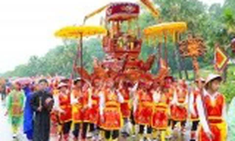 Độc đáo nghi thức rước kiệu về Đền Hùng tri ân công đức Tổ tiên