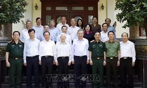 Tổng Bí thư, Chủ tịch nước thăm nguyên lãnh đạo, Mẹ Việt Nam anh hùng