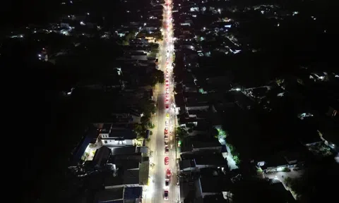 Ùn tắc đến khuya ở phà Cát Lái TP.HCM