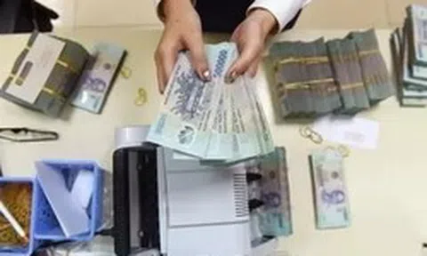 'Nếu tăng lãi suất quá nhanh, nợ xấu sẽ bùng phát'