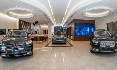 Giá xe mới tăng cao, người Mỹ đổ xô mua xe cũ