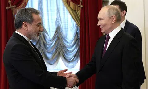 Ông Putin hy vọng Iran sẽ vượt qua “giai đoạn khó khăn” của cuộc xung đột